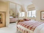 Spacious bedrooms Spacious bedrooms